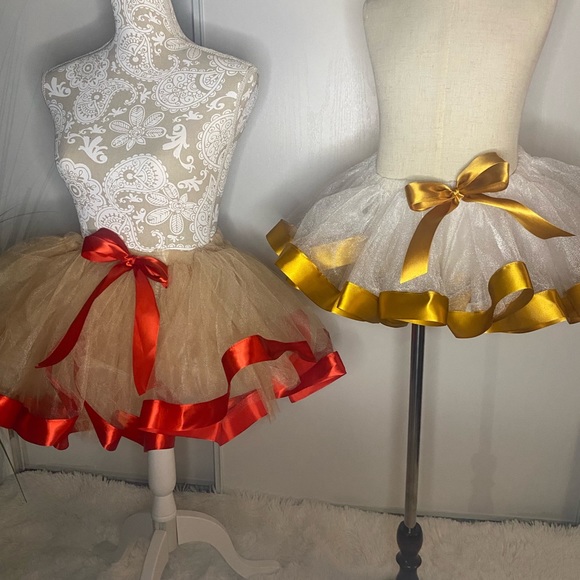 White , red , white and gold , pink - Picture 2 of 3